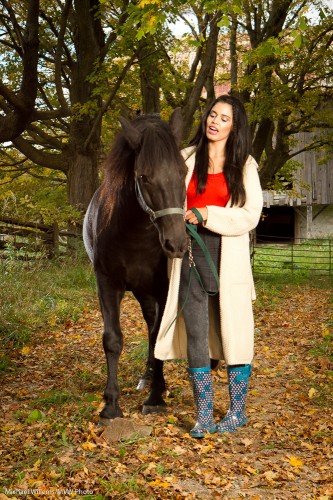 Model and horse