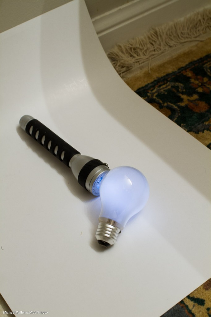 Light Bulb Setup, photo by Michael Willems